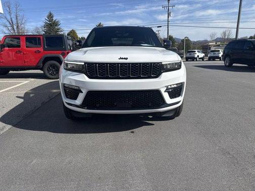 2025 Jeep Grand Cherokee Summit
