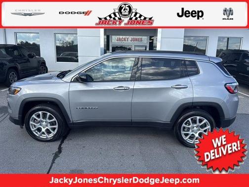 2023 Jeep Compass Latitude Lux