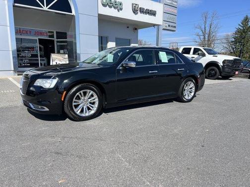 2015 Chrysler 300C Base