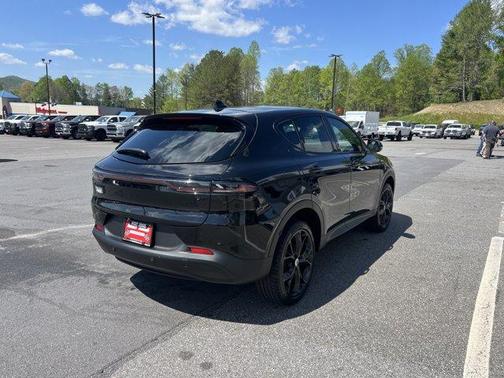 8 BALL 2024 Dodge Hornet GT