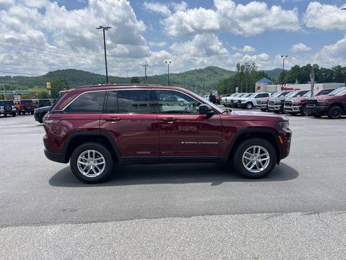 2025 Jeep Grand Cherokee Laredo X