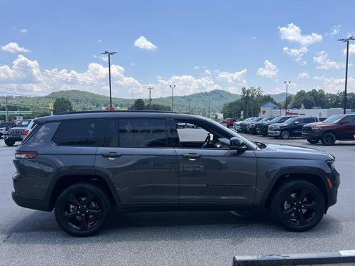 2021 Jeep Grand Cherokee L Laredo