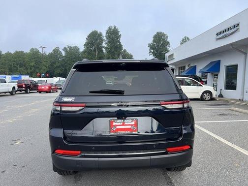 Midnight Sky 2024 Jeep Grand Cherokee Limited