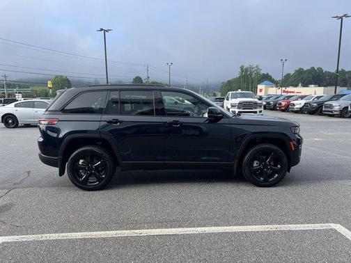 Midnight Sky 2024 Jeep Grand Cherokee Limited