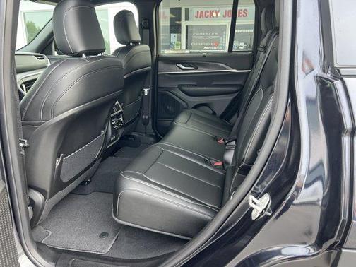 Midnight Sky 2024 Jeep Grand Cherokee Limited