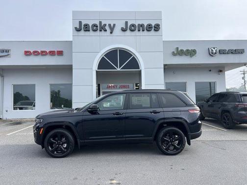 Midnight Sky 2024 Jeep Grand Cherokee Limited