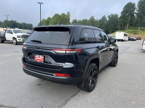 Midnight Sky 2024 Jeep Grand Cherokee Limited