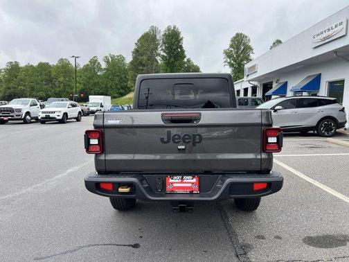 Granite Crystal Clearcoat Metallic 2026 Jeep Gladiator 85th Anniversary Edition