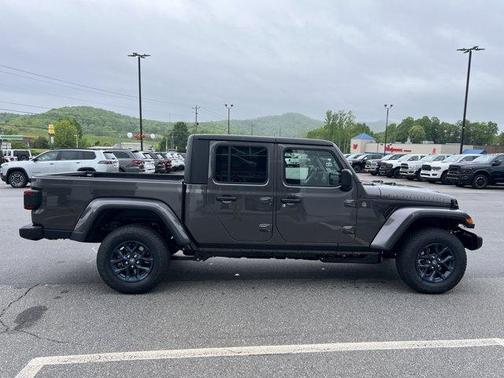 Granite Crystal Clearcoat Metallic 2026 Jeep Gladiator 85th Anniversary Edition