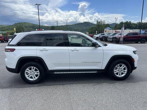 2023 Jeep Grand Cherokee Laredo