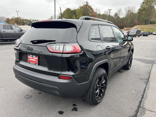 2023 Jeep Cherokee Altitude Lux