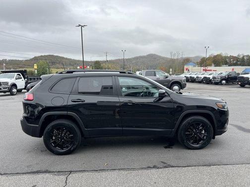 2023 Jeep Cherokee Altitude Lux
