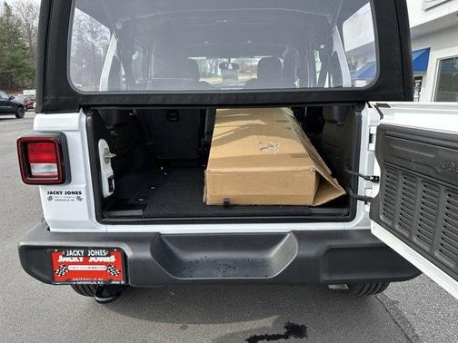 2024 Jeep Wrangler Sport