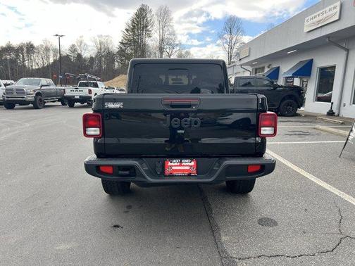 2024 Jeep Gladiator Sport