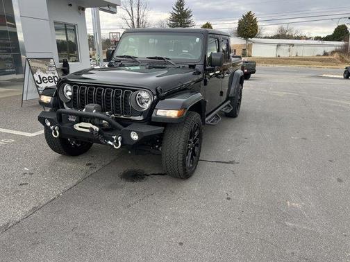 2024 Jeep Gladiator Sport