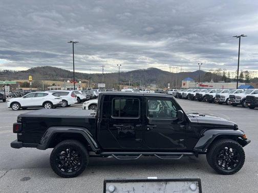 2024 Jeep Gladiator Sport
