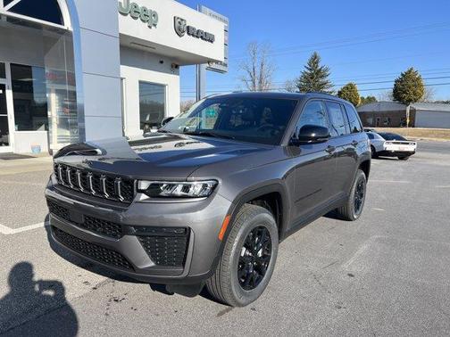 2026 Jeep Grand Cherokee Laredo