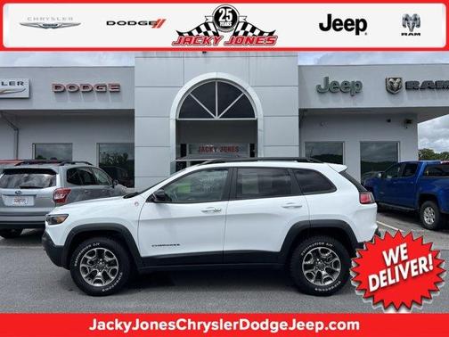 Bright White Clearcoat 2022 Jeep Cherokee Trailhawk