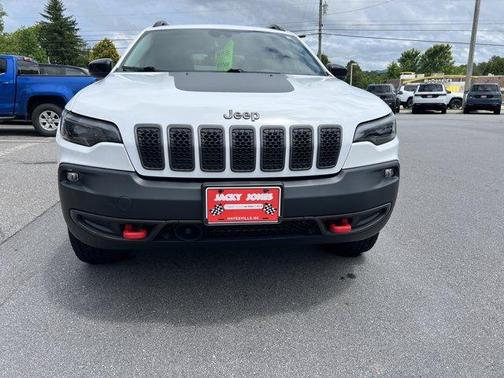 Bright White Clearcoat 2022 Jeep Cherokee Trailhawk