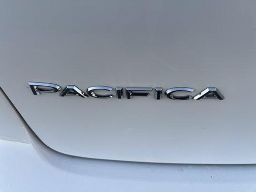 2021 Chrysler Pacifica Touring-L