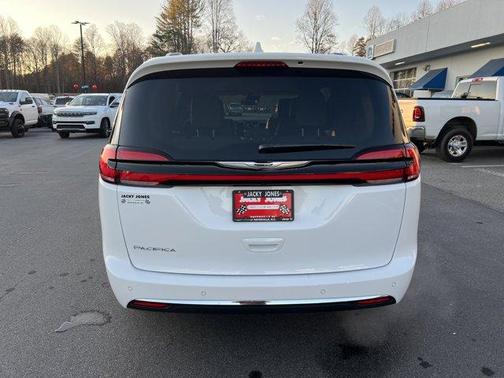 2021 Chrysler Pacifica Touring-L