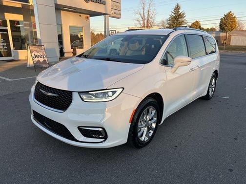 2021 Chrysler Pacifica Touring-L