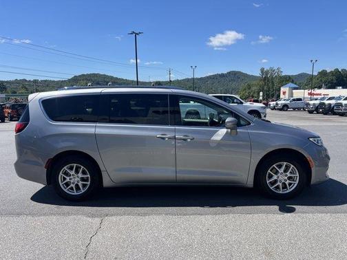 2021 Chrysler Pacifica Touring-L