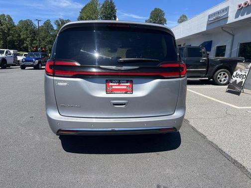 2021 Chrysler Pacifica Touring-L