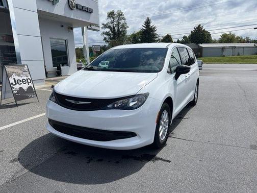 2026 Chrysler Voyager LX