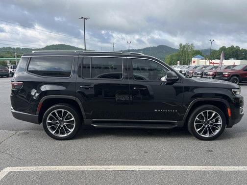 2022 Jeep Wagoneer Series II