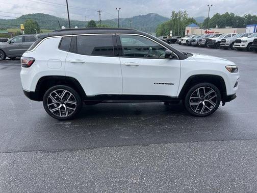 Bright White Clearcoat 2025 Jeep Compass Limited