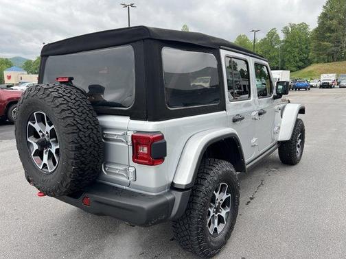 Silver Zynith Clearcoat 2022 Jeep Wrangler Unlimited Rubicon