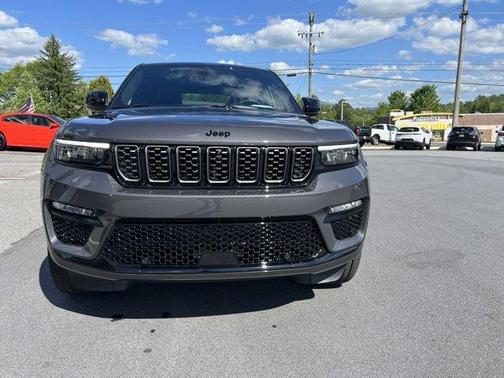 2025 Jeep Grand Cherokee Summit