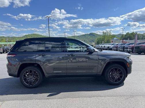 2025 Jeep Grand Cherokee Summit
