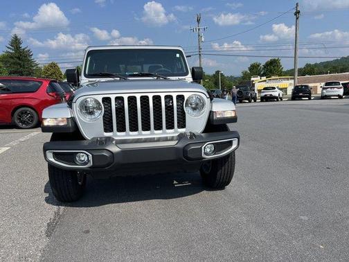 2023 Jeep Gladiator Sport
