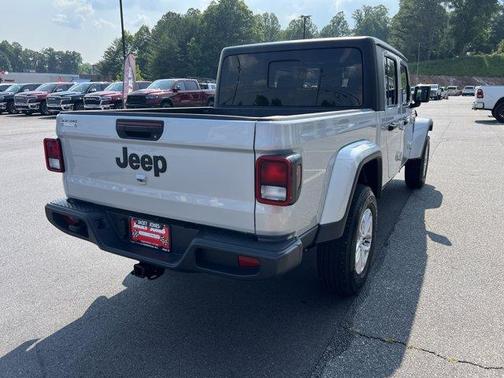 2023 Jeep Gladiator Sport