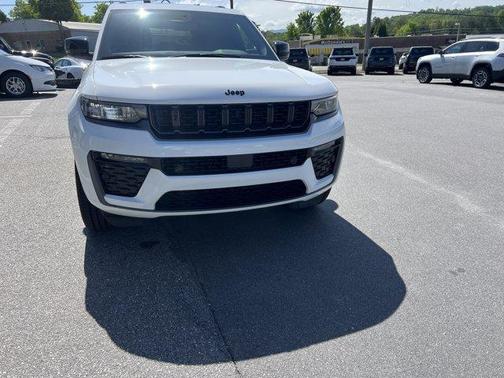Bright White Clearcoat 2026 Jeep Grand Cherokee Limited