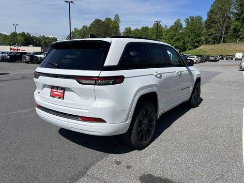 Bright White Clearcoat 2026 Jeep Grand Cherokee Limited
