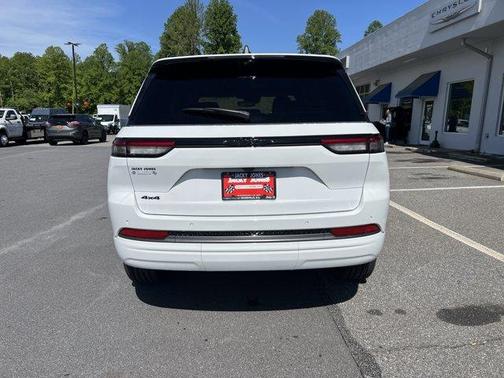 Bright White Clearcoat 2026 Jeep Grand Cherokee Limited