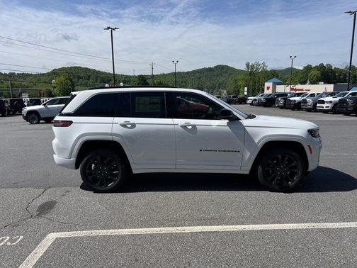 Bright White Clearcoat 2026 Jeep Grand Cherokee Limited