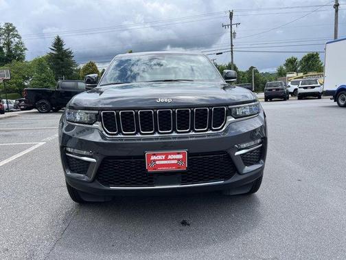 Metallic 2024 Jeep Grand Cherokee Limited