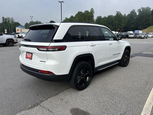 Bright White Clearcoat 2025 Jeep Grand Cherokee Limited