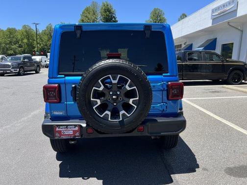 Hydro Blue Pearlcoat 2024 Jeep Wrangler Sahara