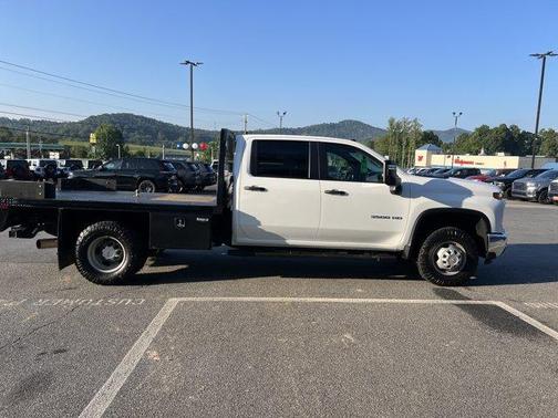 Summit White 2024 Chevrolet Silverado 3500 WT