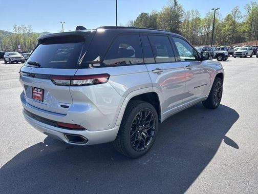 2025 Jeep Grand Cherokee Summit