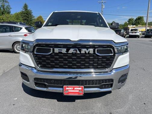 Bright White Clearcoat 2025 RAM 1500 Big Horn