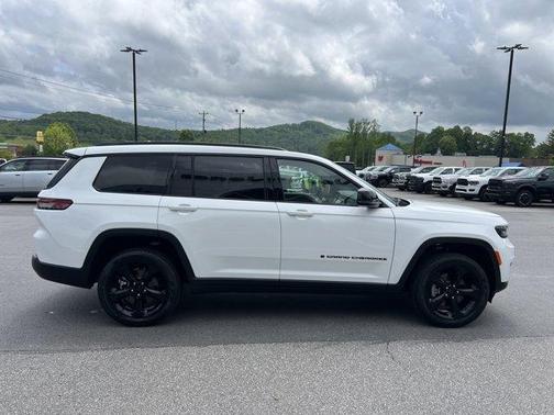 Bright White Clearcoat 2024 Jeep Grand Cherokee L Limited
