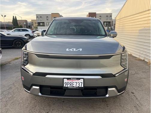 2024 Kia EV9 Light Long Range Sport Utility 4D