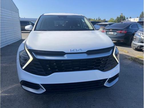 White 2025 Kia Sportage LX Sport Utility 4D