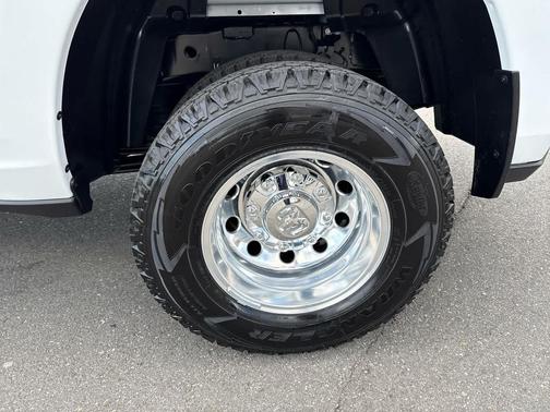 2026 RAM 3500 Laramie 4x4 Crew Cab 8 Box